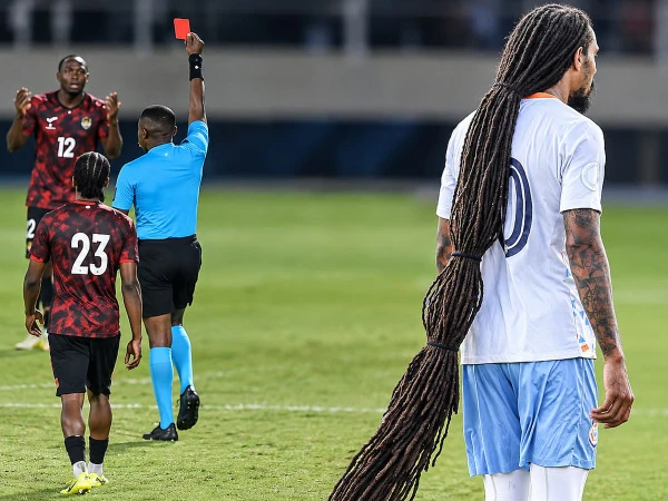 Hair Pulling Leads to Two Red Cards
