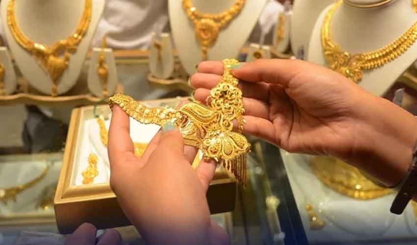 Gold and Silver Prices Decline in Pakistan