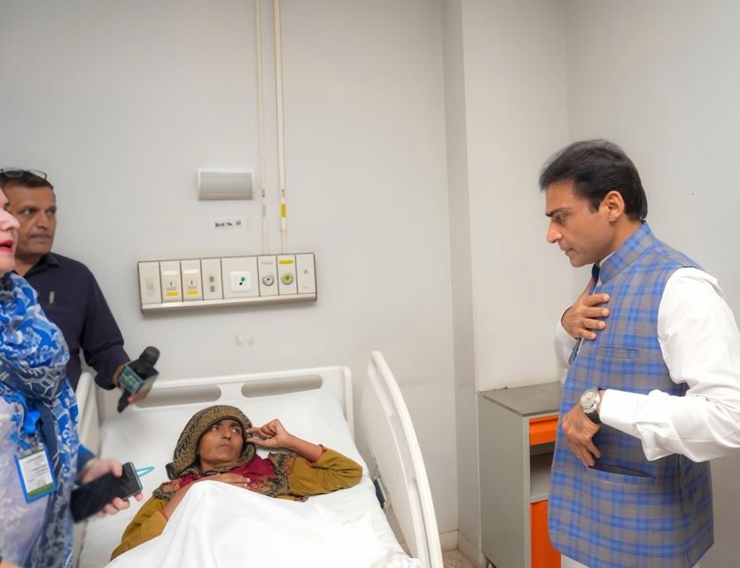 Hamza Shehbaz Visits PIMS, Offers Condolences to Families Affected by Hospital Fire