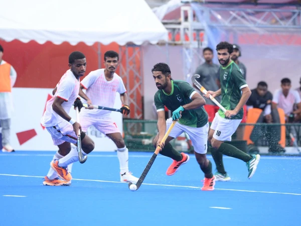 Pakistan Storm Into Hockey Semi-Finals