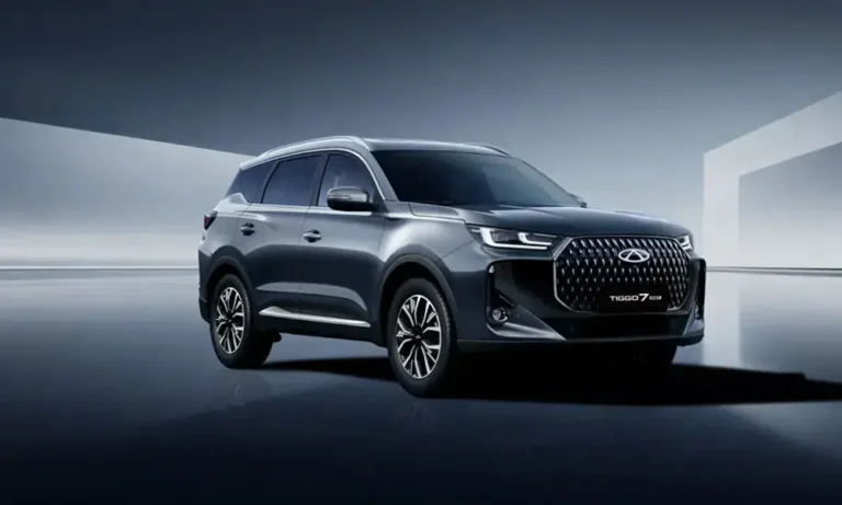 Chery Tiggo 7 Super Hybrid SUV in Pakistan, offered at Rs9,499,000 after an Rs850,000 discount with a complimentary 7 kW home charger.