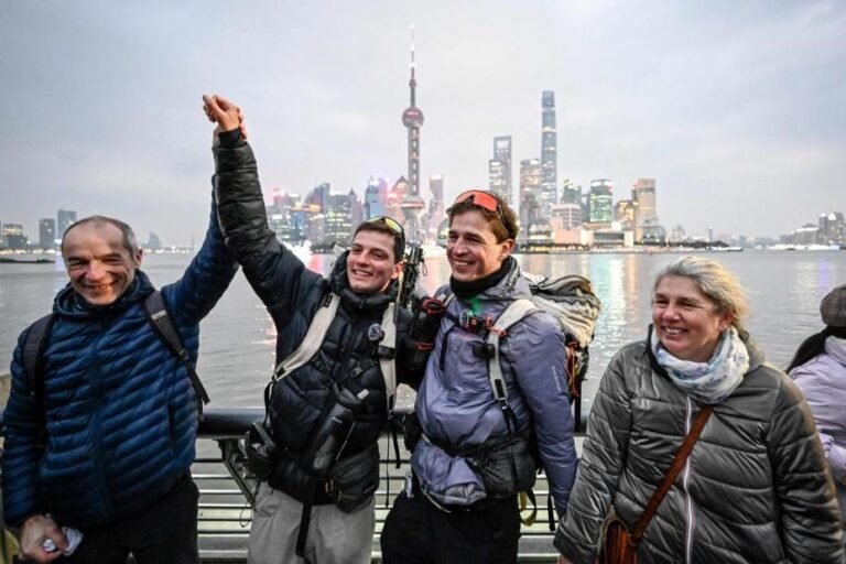 Two French travelers walk all the way to China in 518 days Two French travelers walk all the way to China in 518 days
