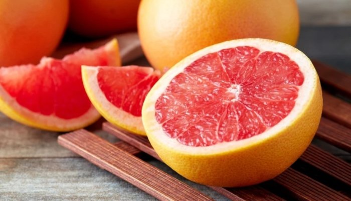 10 Potential Health Benefits of Grapefruit Grapefruit is a nutrient-rich citrus fruit that may support immunity, heart health, hydration and overall wellbeing.