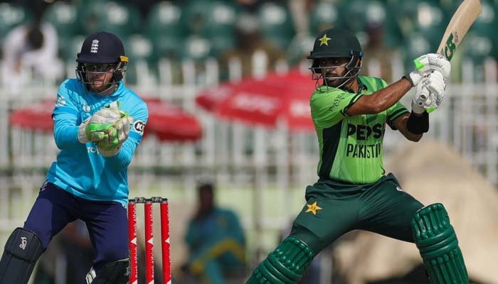 Pakistan Set England 303-Run Target Pakistan Set England 303-Run Target