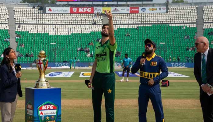 Pakistan Choose to Bowl in Tri-Series Final Pakistan captain Shaheen Afridi wins the toss against Sri Lanka in the tri-series final.
