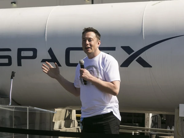 Elon Musk plans to give SpaceX shares to every child in US in 2027 Elon Musk announces plans to give one SpaceX share to every child in the United States in 2027, with the proposed distribution valued at $10.5 billion.