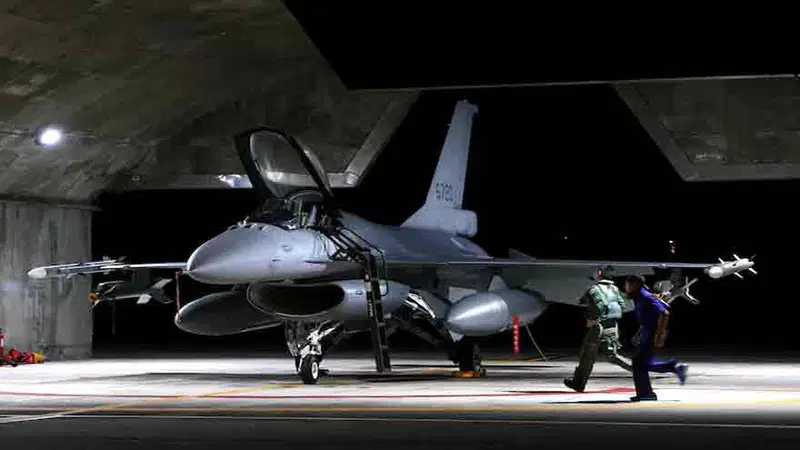 Taiwan Receives First New F-16V Jets From US Amid China Tensions