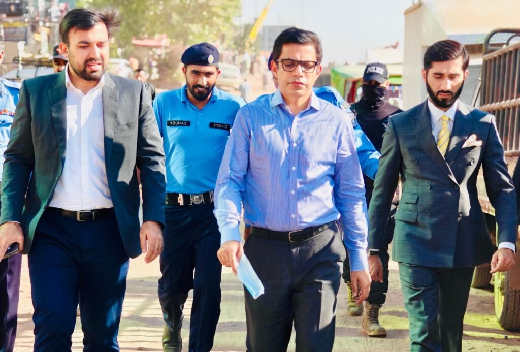 CDA seals 58 buildings, recovers Rs250 million along Islamabad Expressway CDA Chairman Sohail Ashraf reviews Islamabad Expressway Service Road East Project and enforcement action against illegal buildings.