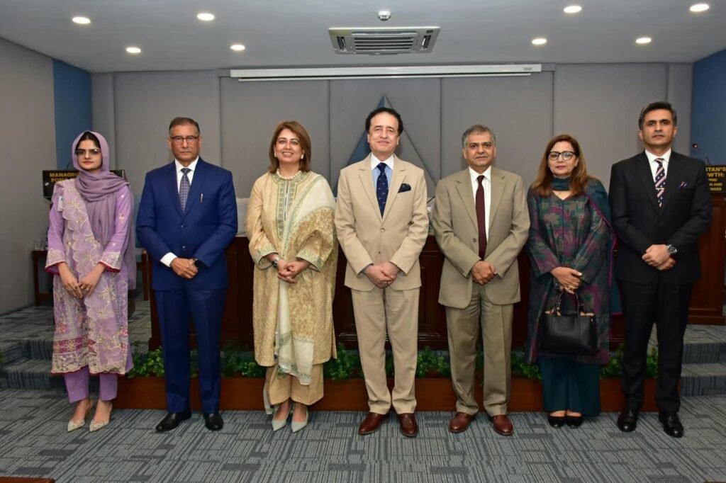 Experts and policymakers participate in a CASS Lahore seminar on Pakistan’s population growth, urbanisation and human security challenges.