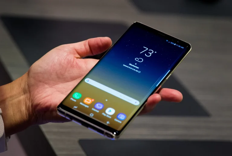 Android smartphone displaying a Google Play system update dated January 1, 2027, reportedly caused by a metadata error.