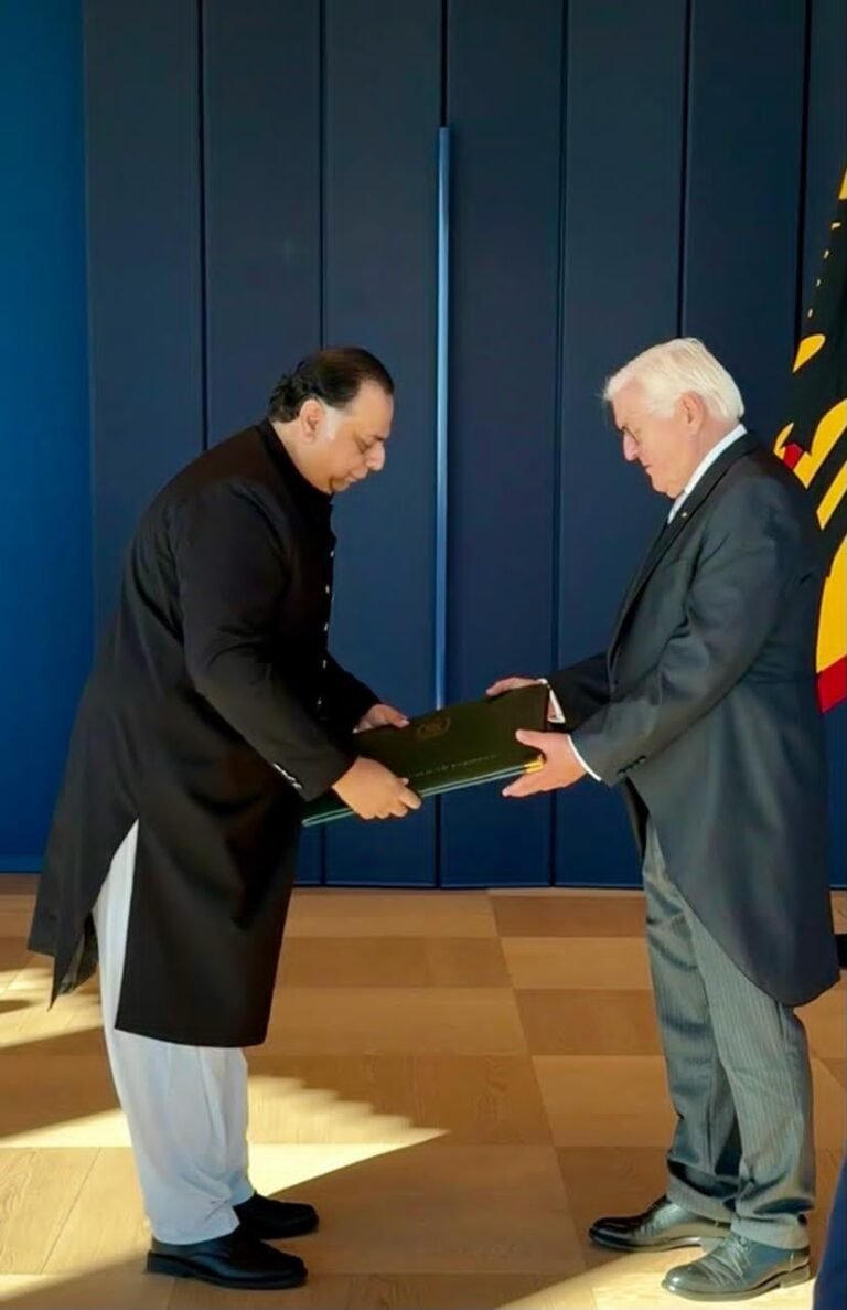 Pakistan’s Ambassador Salman Sharif presents credentials to German President