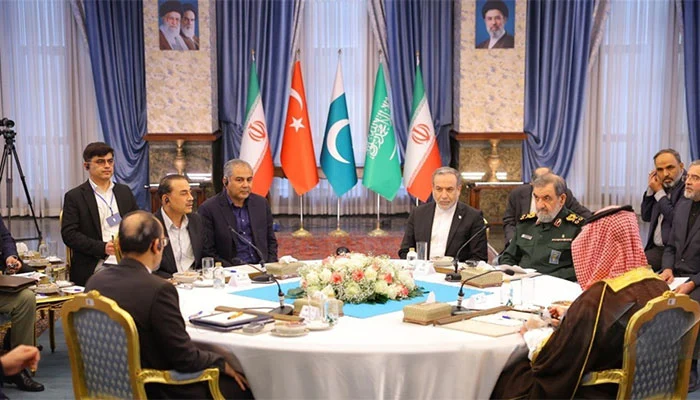Iranian President Masoud Pezeshkian meets senior representatives from Pakistan, Saudi Arabia and Türkiye in Tehran on October 26, 2026.