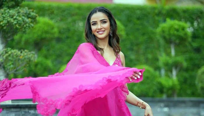 Jasmin Bhasin recalls childhood struggles with appearance and praying to become more beautiful.