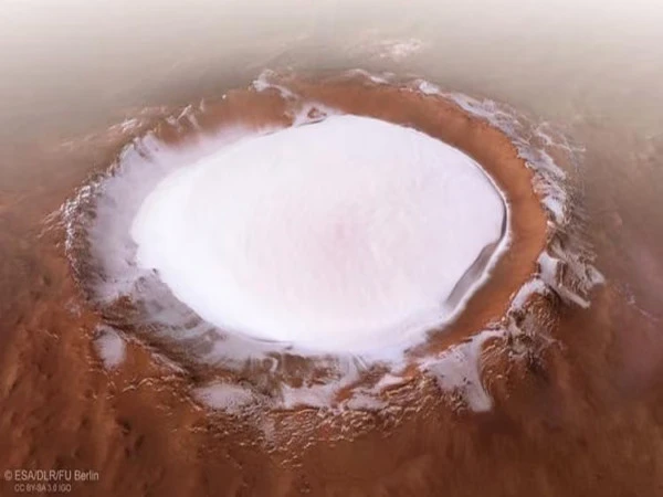 New Mars Study Finds Less Dust Than Expected at North Pole