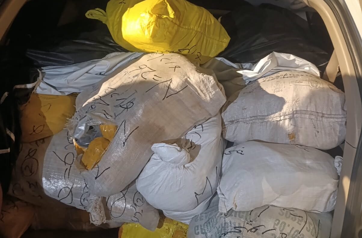 Pakistan Customs Seizes 1,200kg Charas Worth Rs5.41bn Near M-2 Motorway