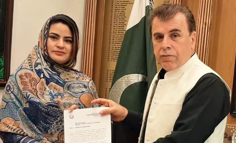 Peshawar elders praise Assistant Commissioner Samia Jabeen’s administrative services Assistant Commissioner Faqirabad Samia Jabeen, whose administrative services have been praised by local elders in Peshawar.