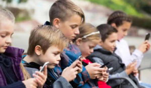 Excessive social media scrolling linked to concerns about mental and physical health