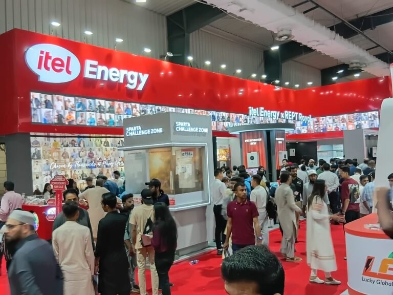 itel Energy showcases solar batteries, hybrid inverters and energy storage solutions at Solar Pakistan Expo in Karachi.