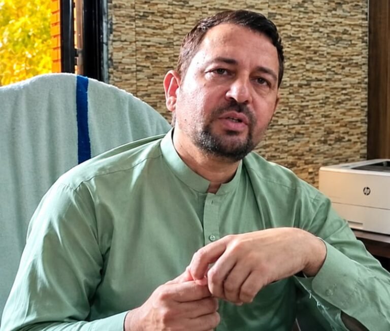 RTS Mardan District Monitoring Officer Kazim Khan discusses citizens' rights and public service complaints.