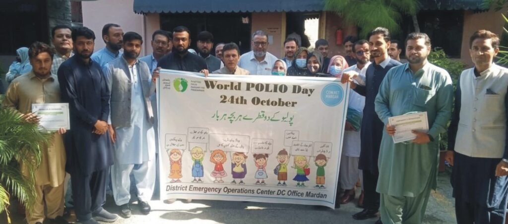 Mardan DC Honours Polio Workers