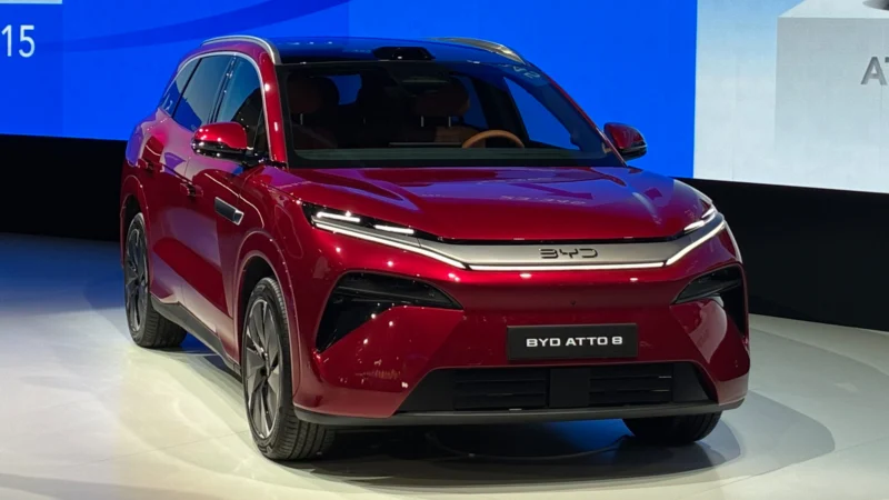 BYD Atto 8 Debuts With 9-Minute Flash Charging BYD Atto 8 electric SUV debuts with 9-minute flash charging, 764 hp, seven seats and up to 653km WLTP range.
