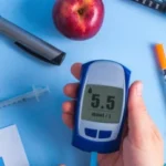 Illustration explaining double diabetes, insulin resistance and the risks of persistently high blood sugar.