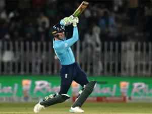 England chase 303-run target against Pakistan in Rawalpindi