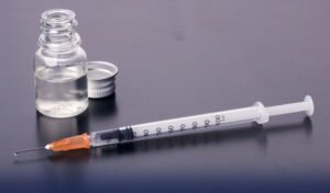 DRAP team seals Lahore manufacturing unit over unregistered syringe production