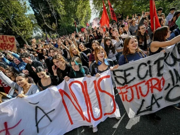 Italy Erupts in Protests Over Living Costs and Housing Students and workers protest rising living costs and housing problems in Italy.