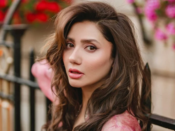 Mahira Khan Denies Viral Claim of Supporting Anti-BJP Protest in India Mahira Khan denies viral claim of supporting anti-BJP protest