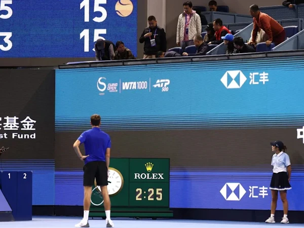 Medvedev Disqualified After Hitting Spectator