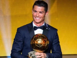 Cristiano Ronaldo celebrates his historic 2008 Ballon d’Or achievement.