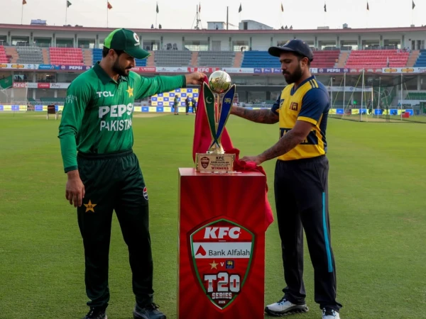 Pakistan, Sri Lanka Unveil T20 Series Trophy Pakistan, Sri Lanka Unveil T20 Series Trophy