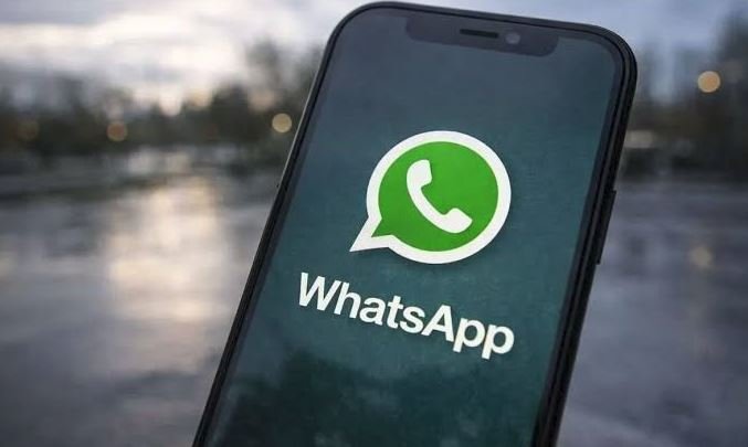 WhatsApp's new Mentions and Replies filter being tested on Android beta to help users find tagged messages and direct replies in group conversations.