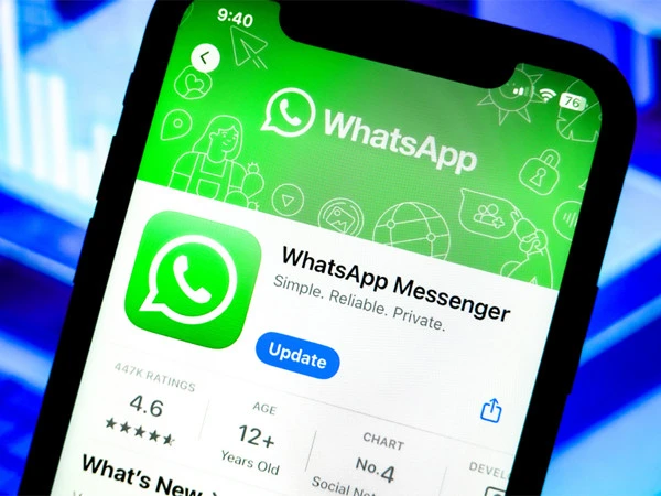 WhatsApp tests new feature to open all links inside app on iPhone WhatsApp tests a new in-app browser feature for iPhone users that allows web links to open directly inside the messaging app.